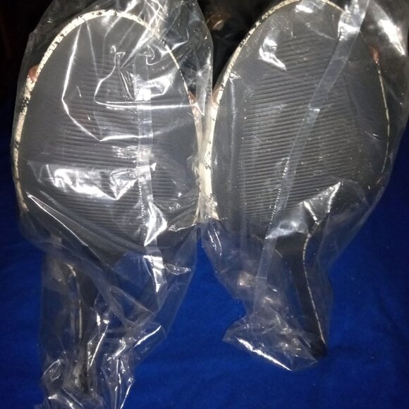 Privileged BONAFIED ROCKSTAR  ( BRAND NEW !!!! ) - Picture 2 of 3